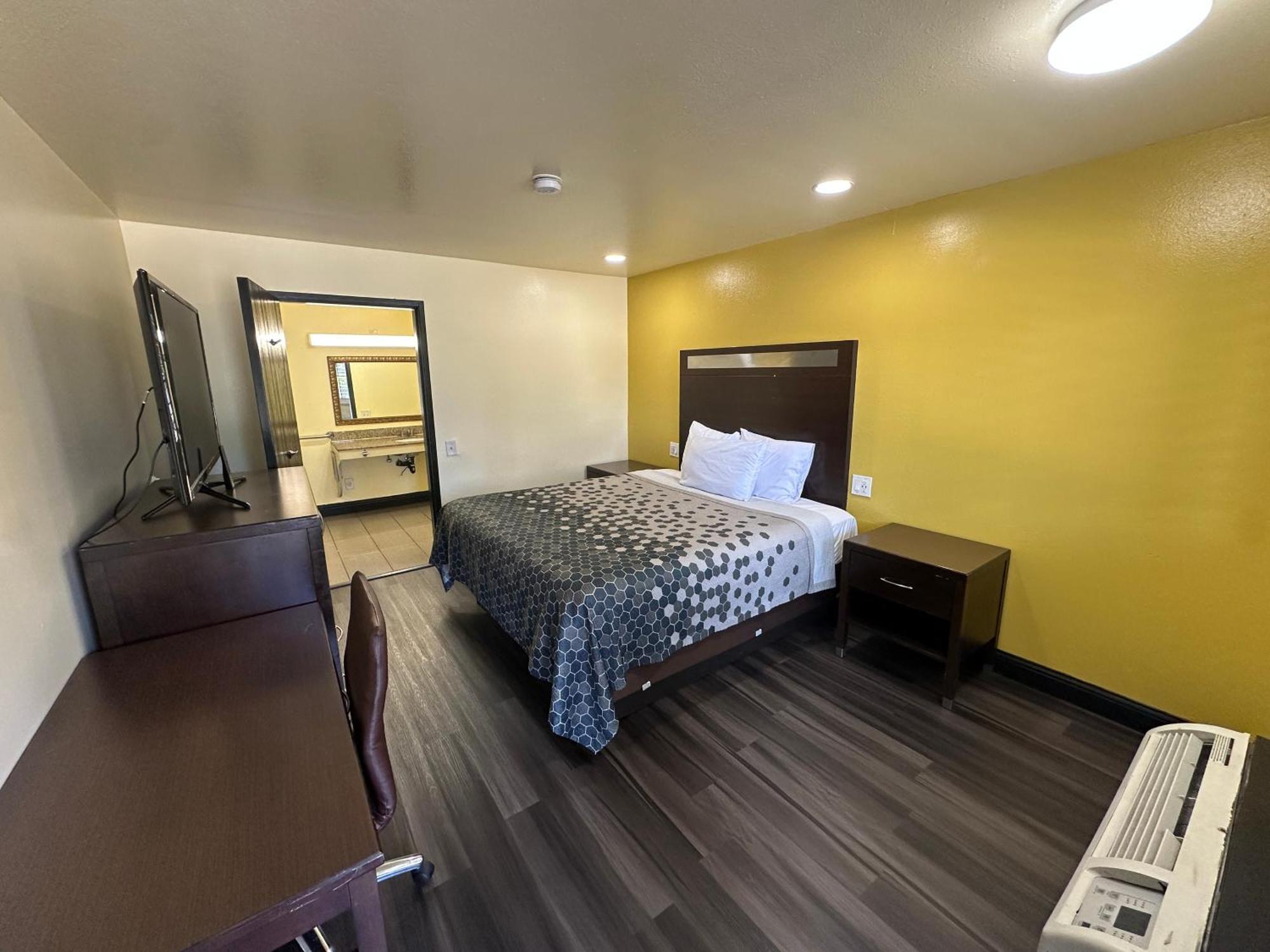 Motel Crossroads - Downtown 3*
